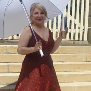 Meet your Posher, Lina